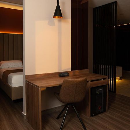 Hotel Byhours Circunvalar - Adults Only バランキージャ エクステリア 写真