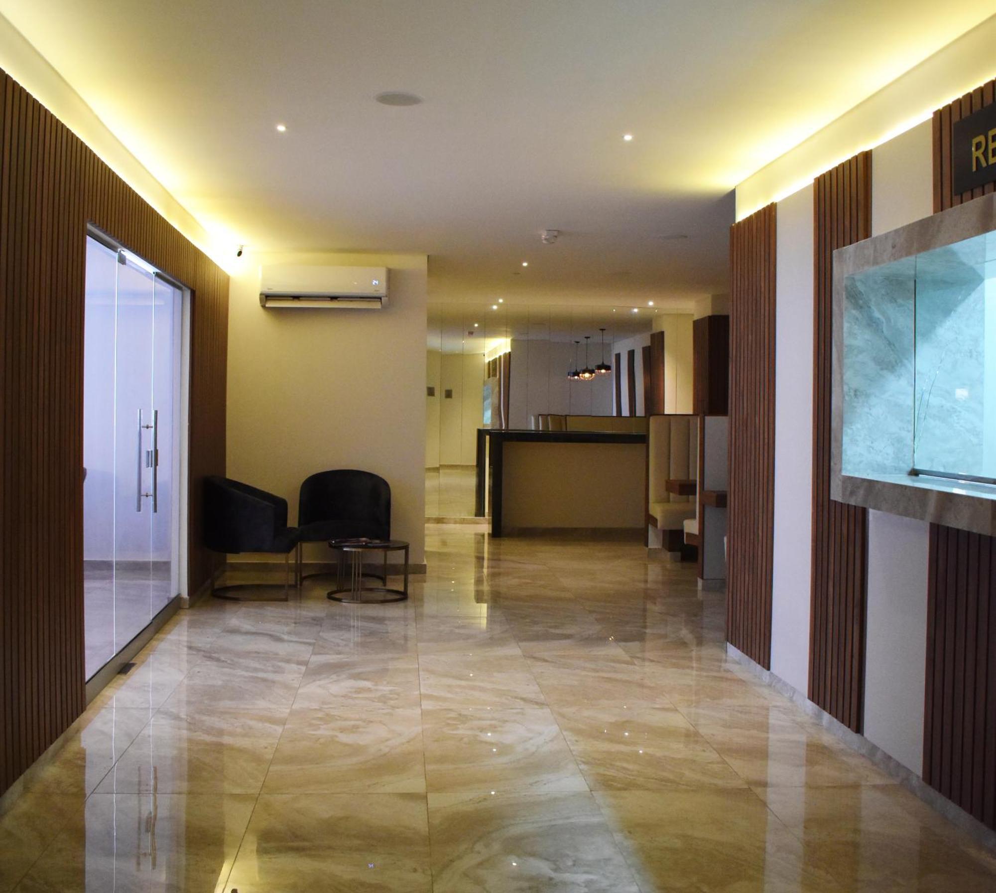 Hotel Byhours Circunvalar - Adults Only バランキージャ エクステリア 写真