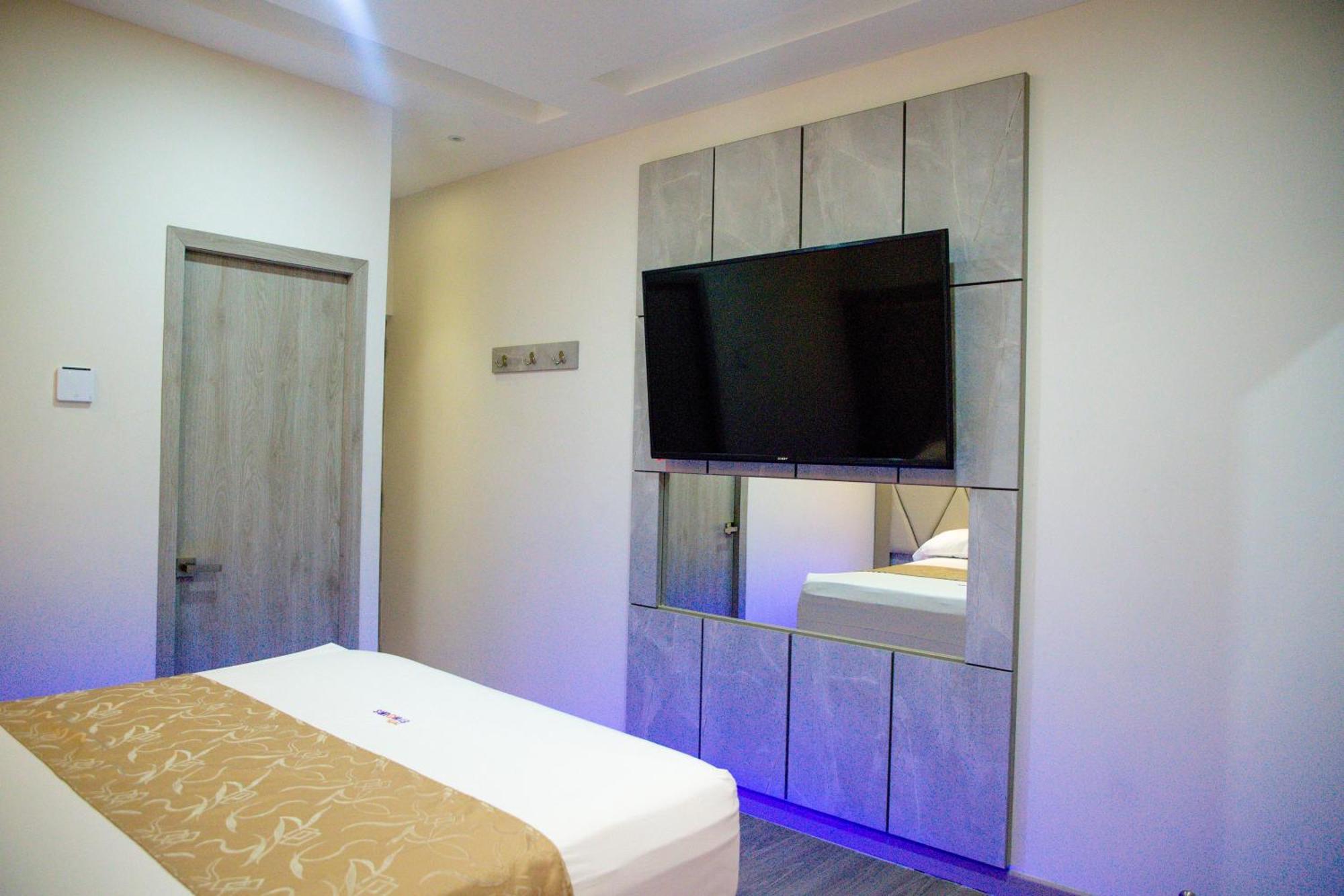 Hotel Byhours Circunvalar - Adults Only バランキージャ エクステリア 写真