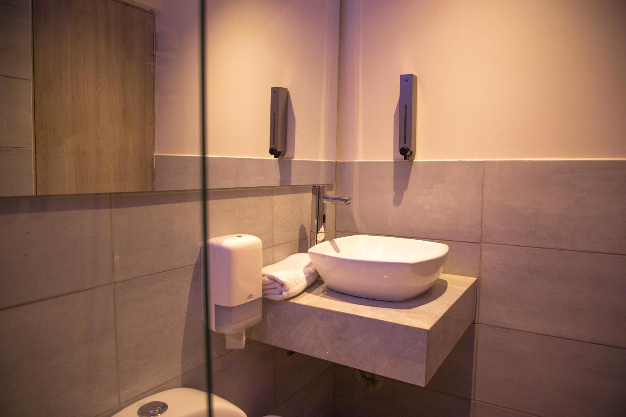 Hotel Byhours Circunvalar - Adults Only バランキージャ エクステリア 写真