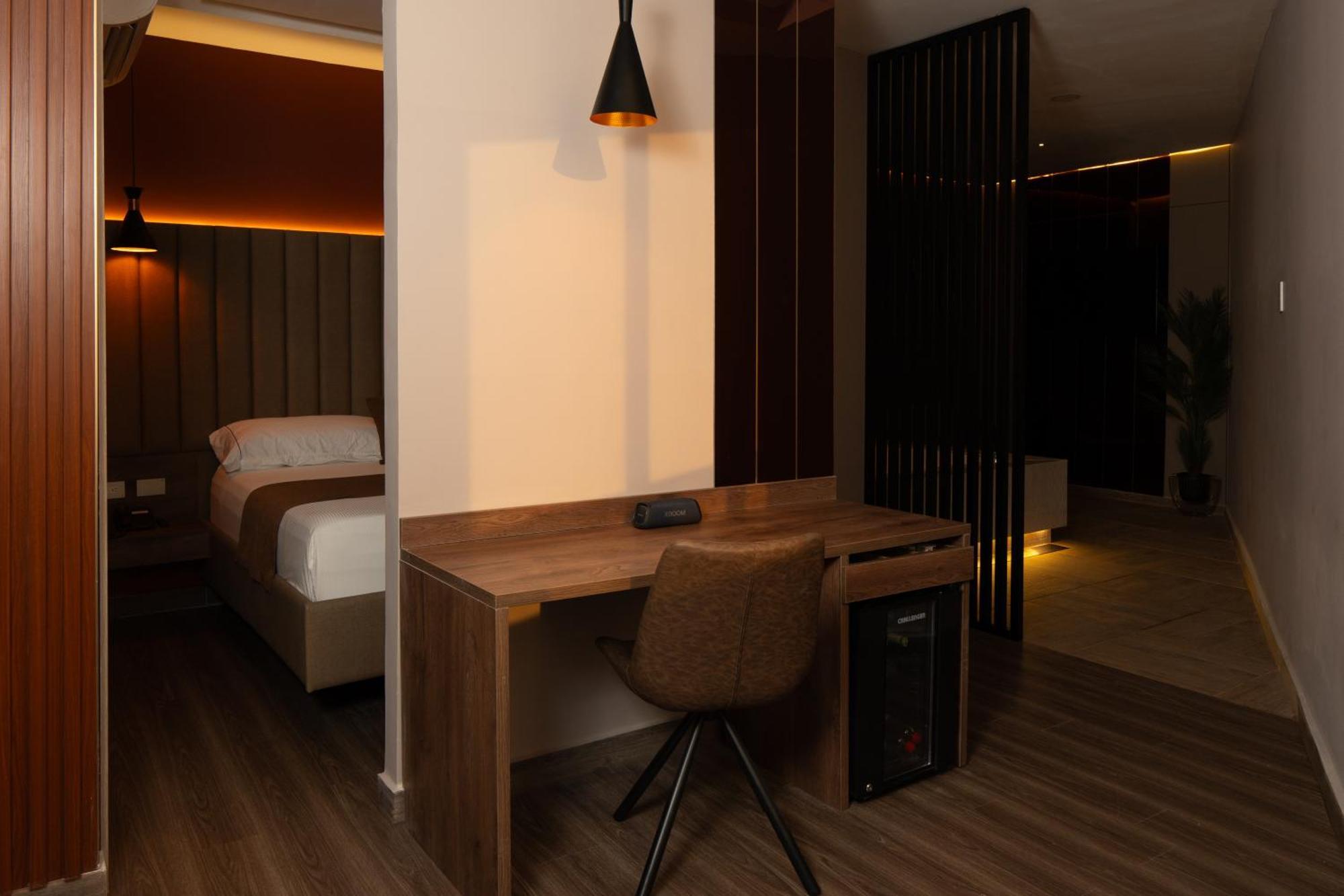 Hotel Byhours Circunvalar - Adults Only バランキージャ エクステリア 写真
